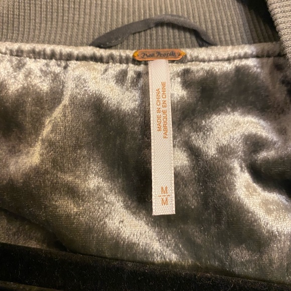 NWT $110 Free People! Gray Velour Velvet Bomber Jacket.Size M - Picture 3 of 7